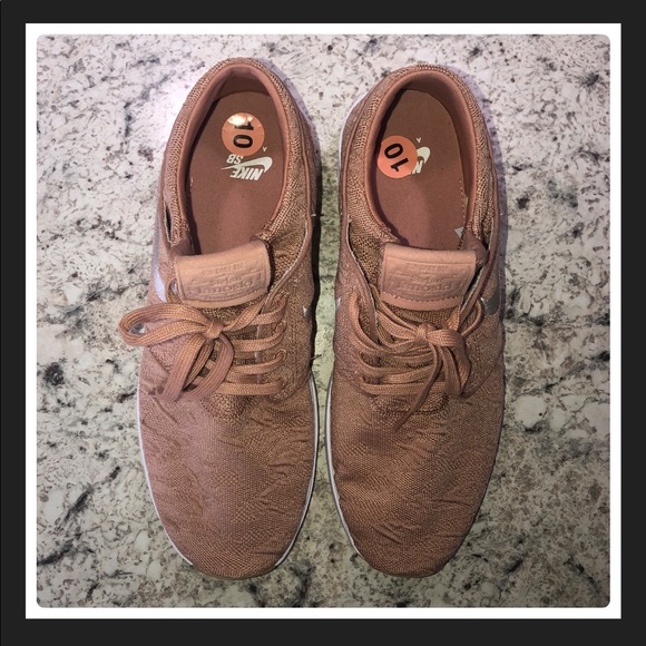 NEW Nike Air Max Janoski Rose Gold Sneakers - Picture 4 of 15